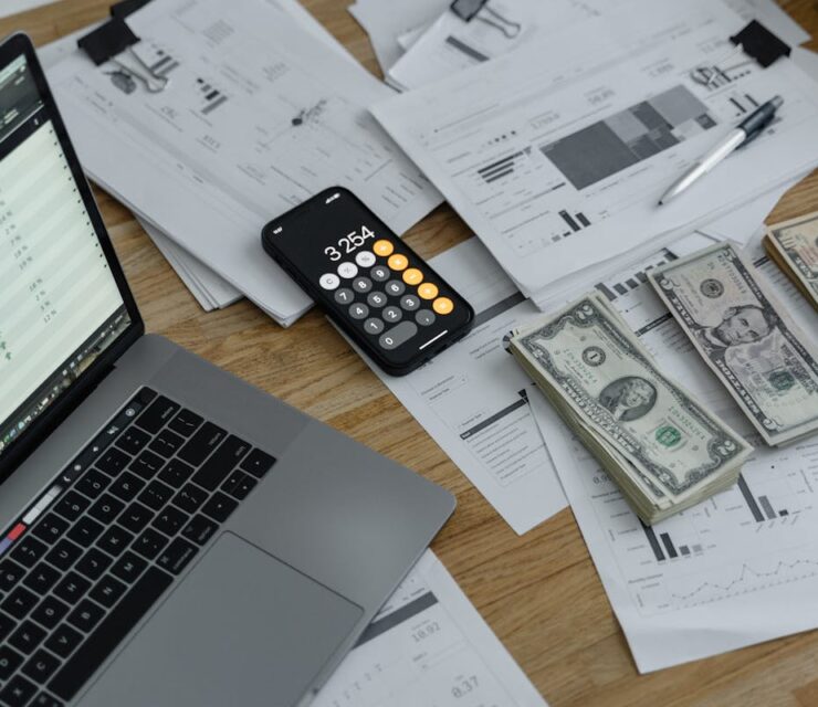 Average Salaries by Industry in Romania – Finance, Healthcare, Education, and Manufacturing