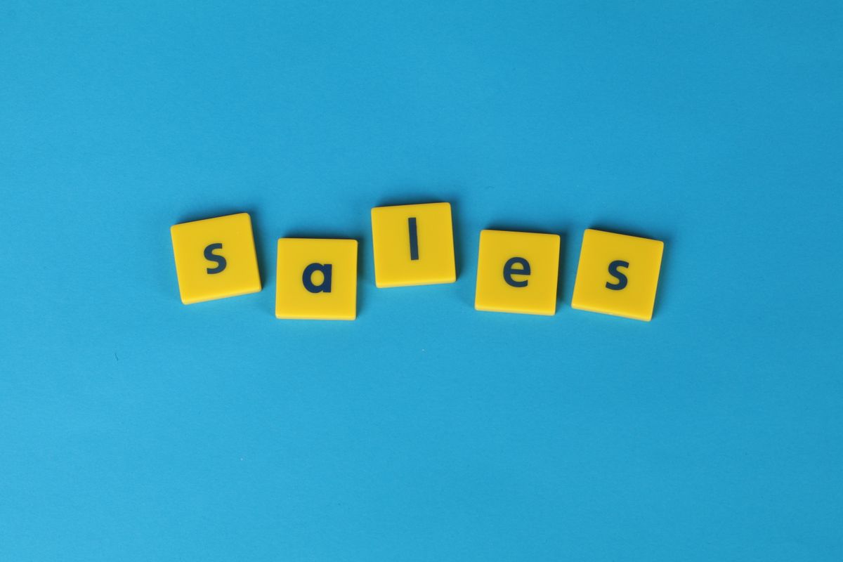 Sales Compensation in Romania 2026: Why a 140,000 RON Sales Agent Salary in Romania Reveals the True Structure