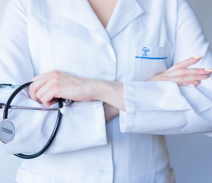 Why Healthcare Executive Salaries in Romania Are Capped Below IT and Sales Leadership Roles in 2026