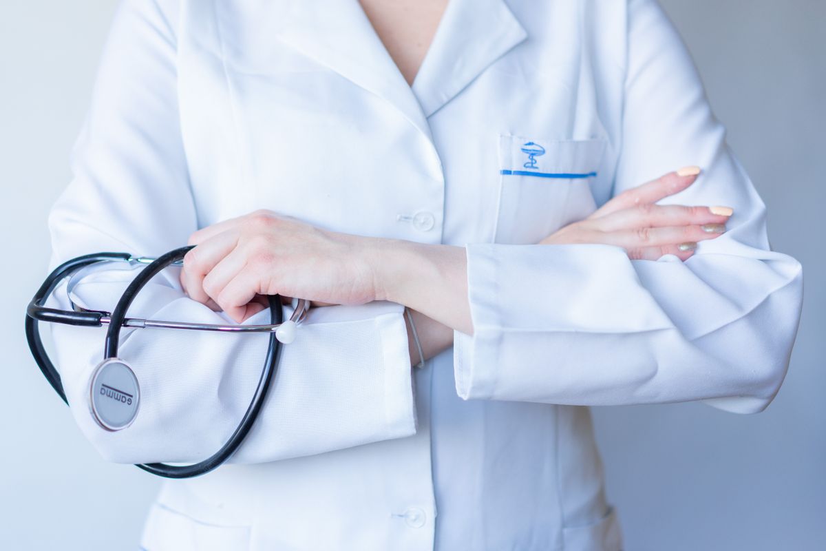 Why Healthcare Executive Salaries in Romania Are Capped Below IT and Sales Leadership Roles in 2026